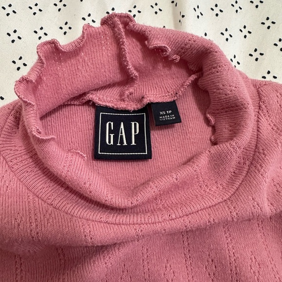 GAP Pointelle Fitted Mockneck Shirt - Picture 4 of 6